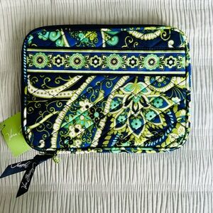 NWT Vera Bradley Rhythm & Blues E Reader Sleeve